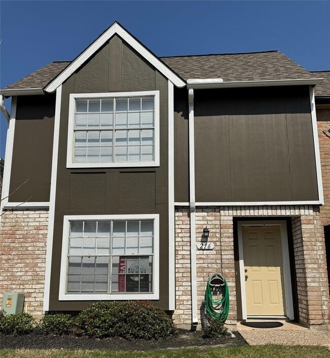 11002 Hammerly Blvd in Houston, TX - Foto de edificio - Building Photo