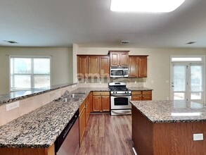 850 Stonehaven Rd SW in Atlanta, GA - Foto de edificio - Building Photo