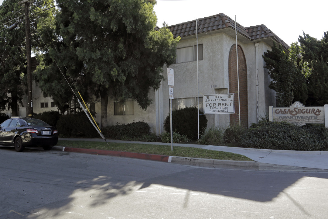 Casa Segura Apartments in Bellflower, CA - Foto de edificio