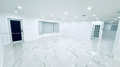 4719 Madison St in Hollywood, FL - Building Photo - Building Photo