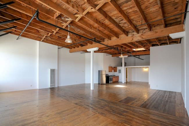 5th Street Lofts in Oakland, CA - Building Photo - Interior Photo