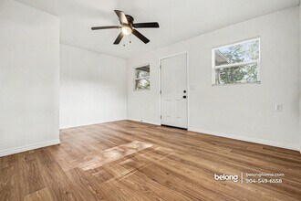392 Aurora Boulevard in Orange Park, FL - Building Photo - Building Photo