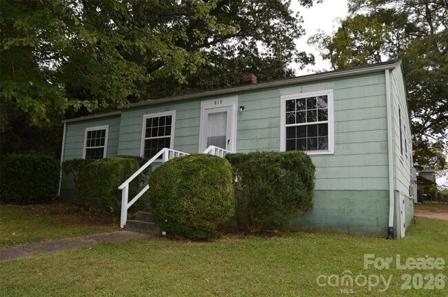819 Charlotte Ave in Statesville, NC - Building Photo - Building Photo