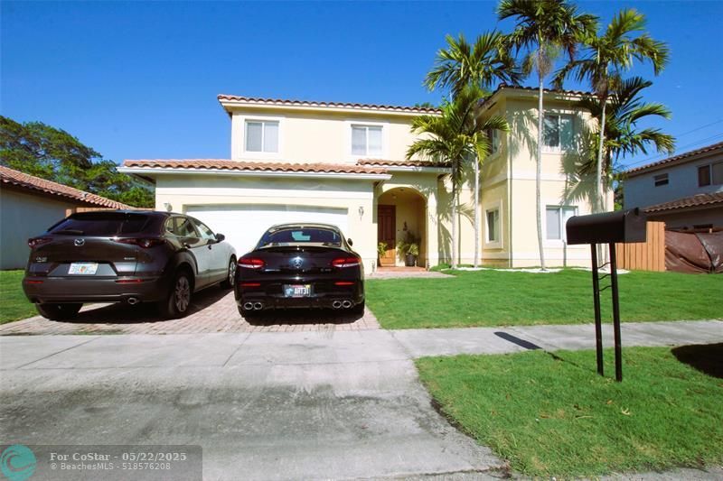 1305 N 30th Ct in Hollywood, FL - Building Photo