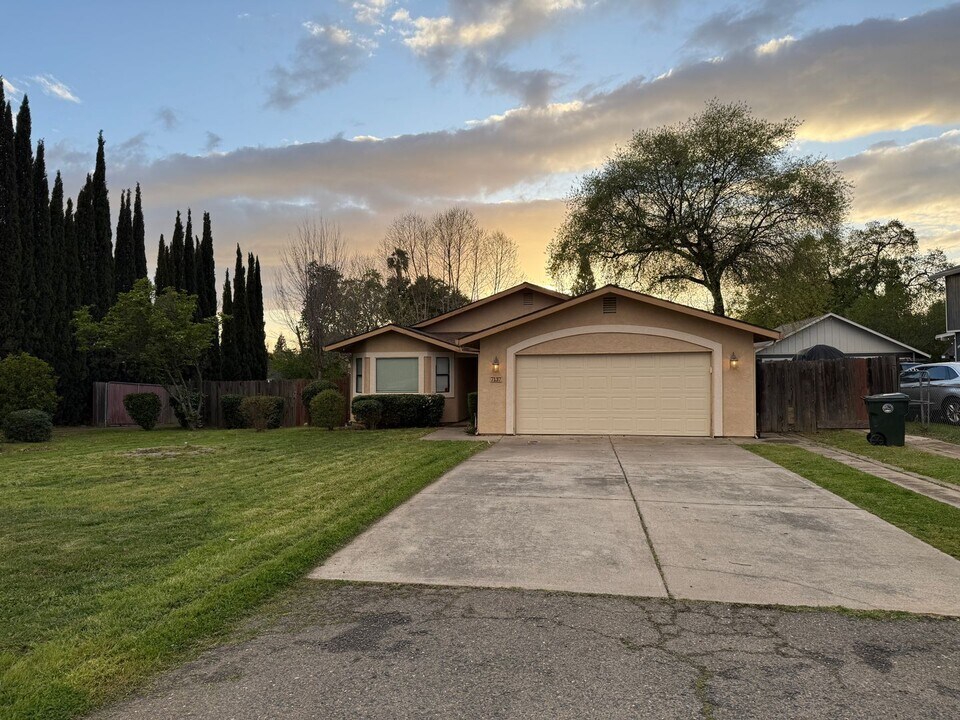 7137 Cross Dr in Citrus Heights, CA - Building Photo