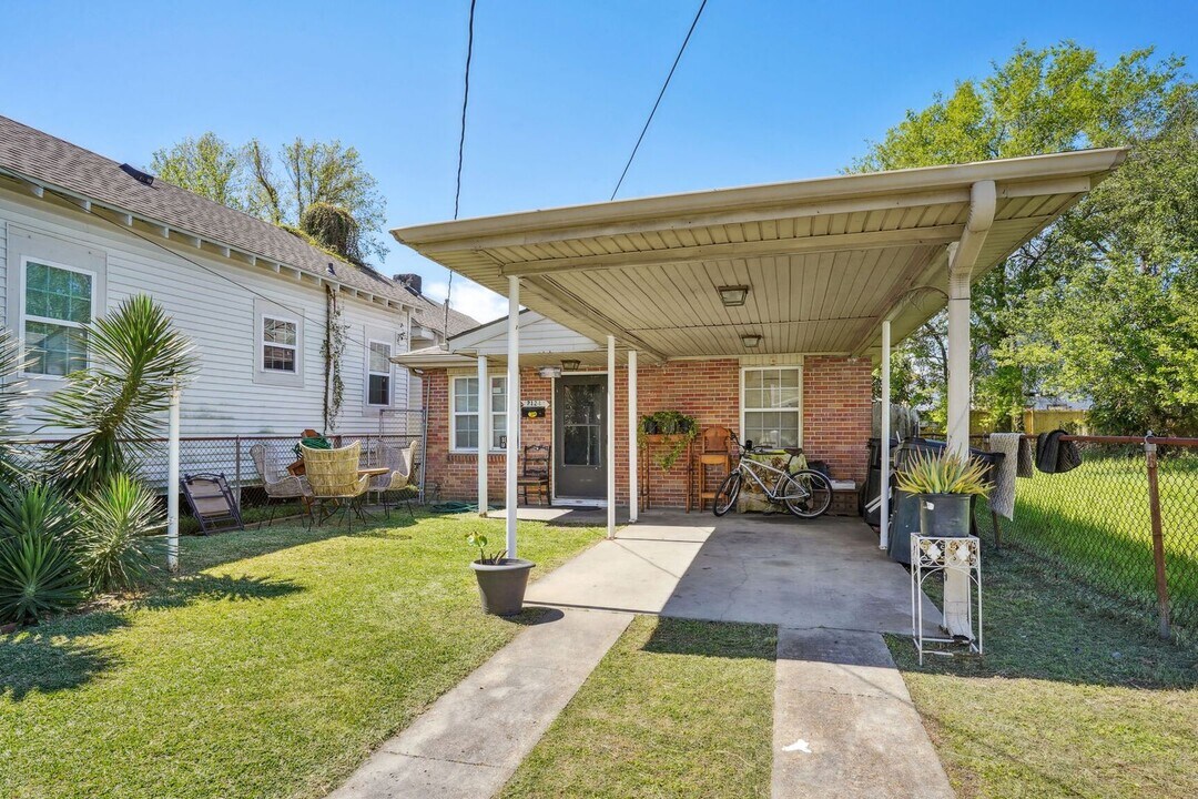 2124 Second St in New Orleans, LA - Building Photo