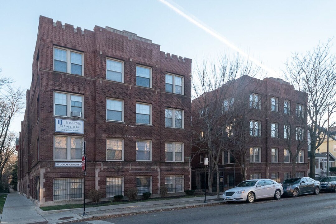 3271 W Wrightwood Ave, Unit 3263-1O in Chicago, IL - Foto de edificio