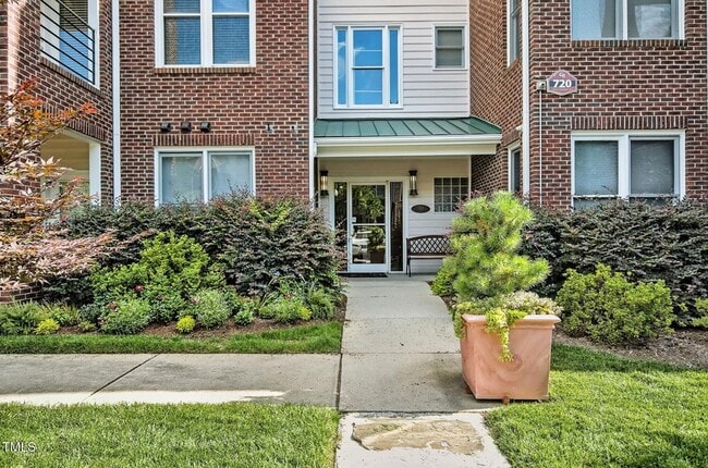 720 N Person St, Unit 203 in Raleigh, NC - Building Photo - Building Photo