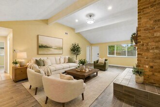 2747 Sicklepod Dr in Houston, TX - Building Photo - Building Photo