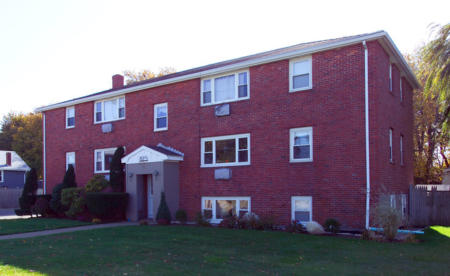 821-825 Sea St in Quincy, MA - Foto de edificio - Building Photo