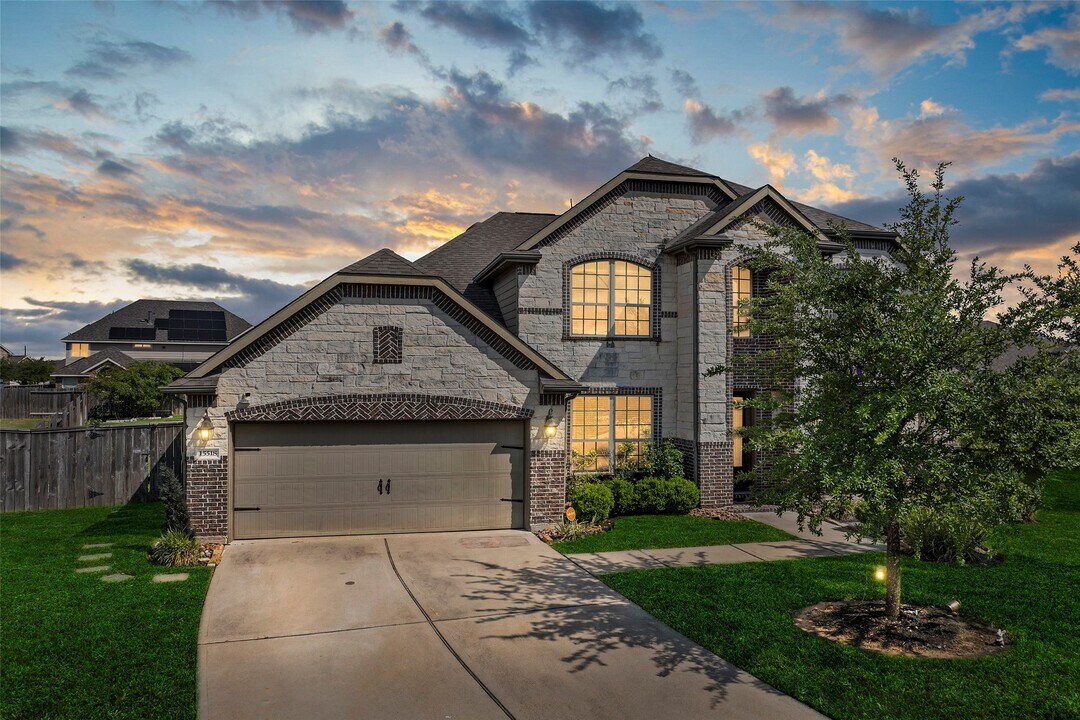 15518 Montreal Dr in Cypress, TX - Building Photo