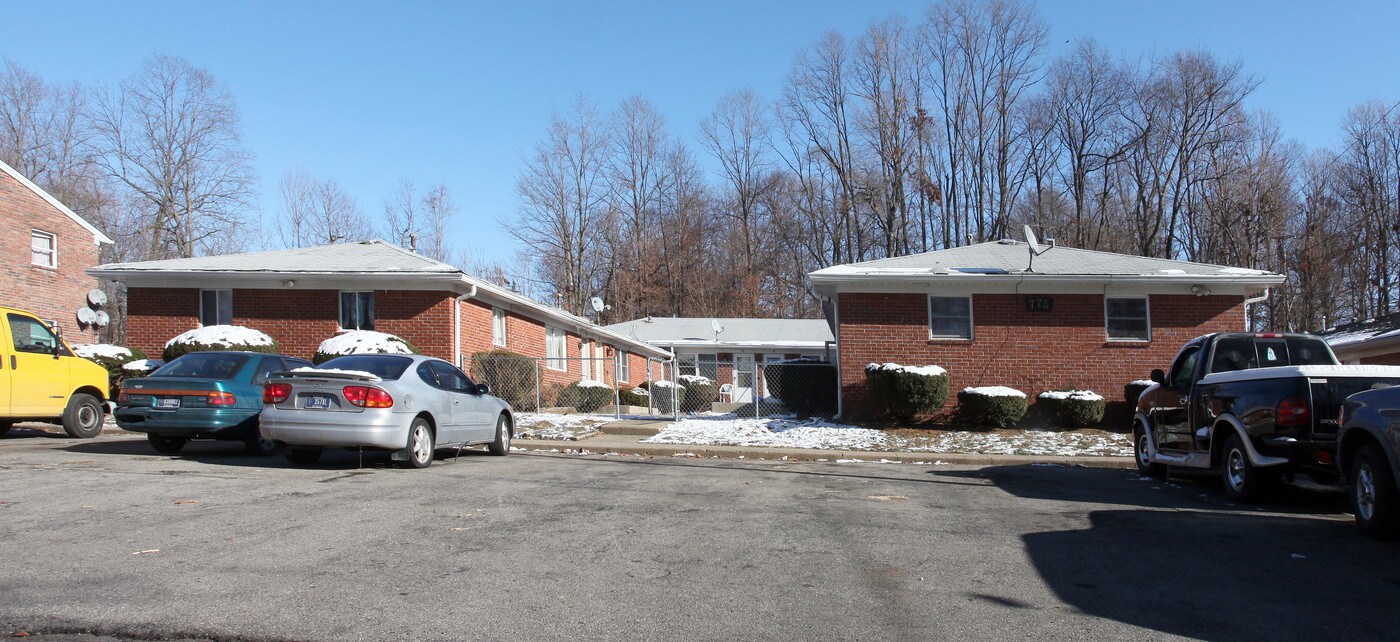 775 Riverside Dr in Greenwood, IN - Building Photo