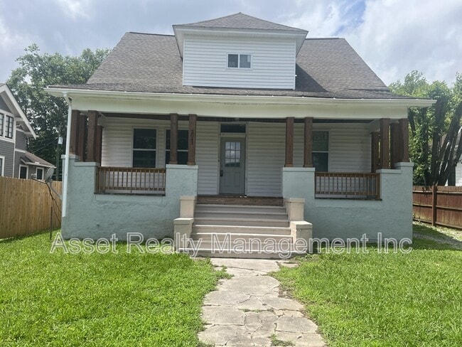 property at 3043 E 5th Ave