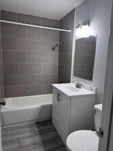 2445 Town Cir in Sacramento, CA - Building Photo - Building Photo