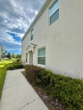 741 Ashentree Dr in Plant City, FL - Building Photo - Building Photo