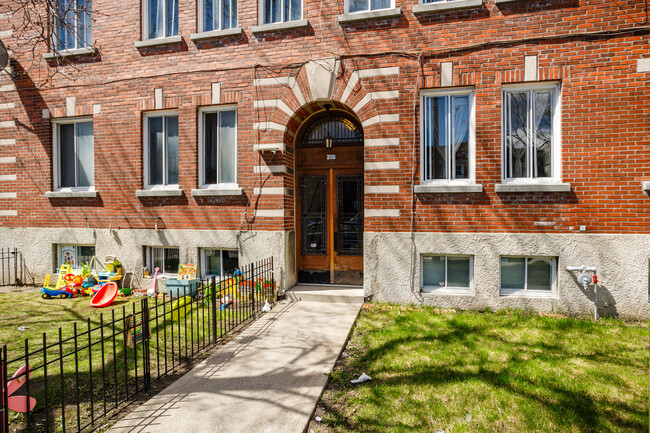 3531 Van Horne Av in Montréal, QC - Building Photo - Building Photo