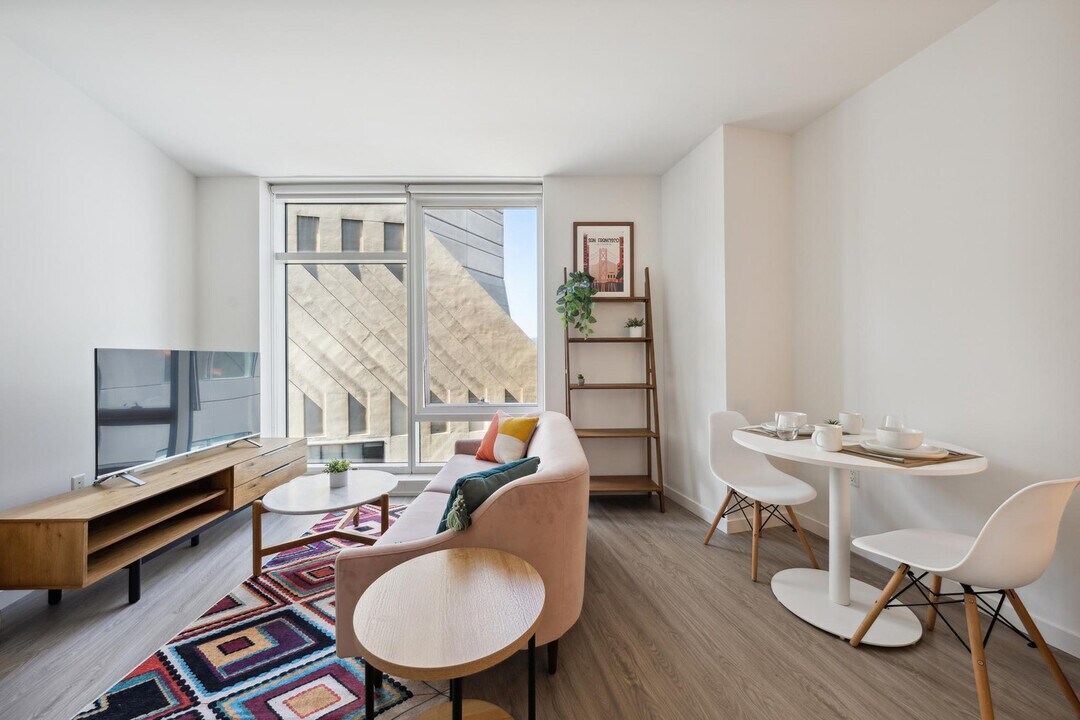 18 10th St in San Francisco, CA - Building Photo