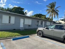 1293 NE 109th St in Miami, FL - Building Photo