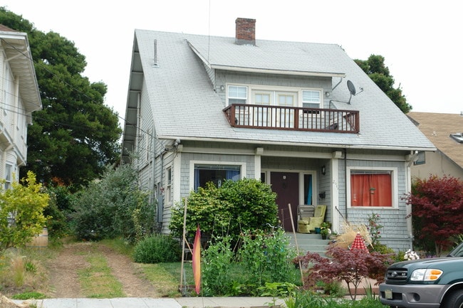 2919 Hillegass Ave in Berkeley, CA - Foto de edificio - Building Photo