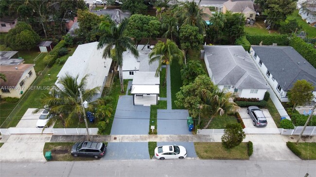 330 NW 82nd Terrace in Miami, FL - Building Photo - Building Photo