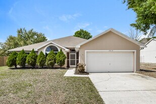 2415 Pine Chase Cir in St. Cloud, FL - Building Photo