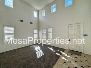 7401 Roundhill Pl in Rancho Cucamonga, CA - Building Photo - Building Photo