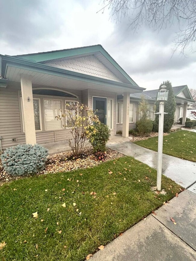 3812 N Bayou Ln in Boise, ID - Building Photo - Building Photo