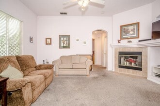 1009 Morris Cir in Woodland, CA - Building Photo - Building Photo