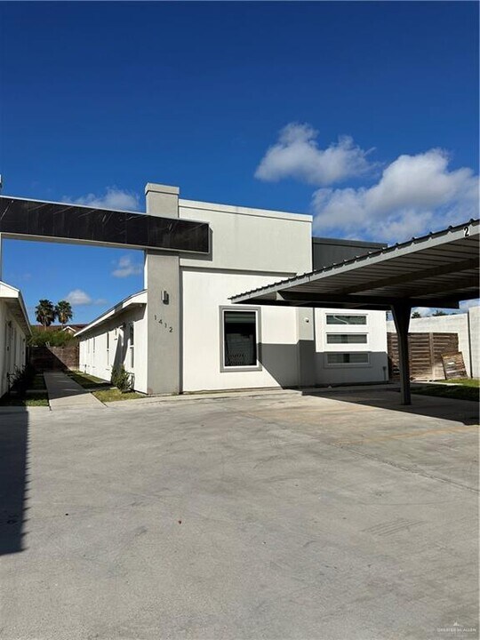 13 South Dr in Pharr, TX - Building Photo