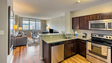 15 Bank St in White Plains, NY - Building Photo - Building Photo