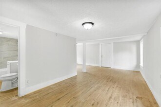 3307 Broadway St in Houston, TX - Building Photo - Building Photo