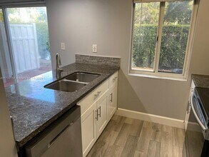 144 Riviera Cir in Weston, FL - Building Photo - Building Photo