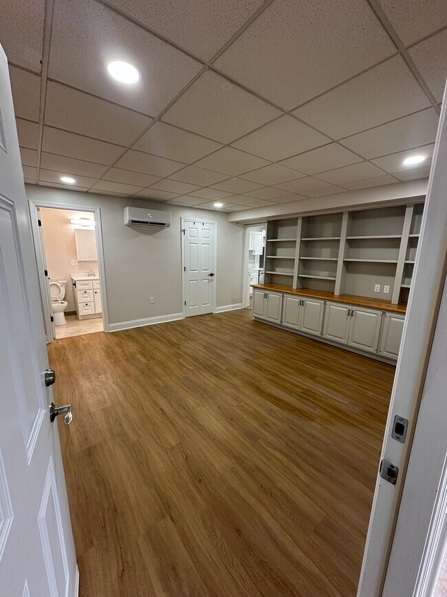 4285 Hollywood Blvd, Unit 2 in West Hazleton, PA - Foto de edificio - Building Photo