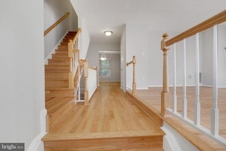 7267 Olde Lantern Way in Springfield, VA - Building Photo - Building Photo