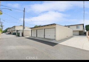 1 Bedroom 1 Bath Available Soon in the Lovely Bixby Knolls!! This Great Location Won't Last! in Long Beach, CA - Foto de edificio - Building Photo