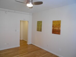 12 Edgerly Rd, Unit 2 in Boston, MA - Foto de edificio - Building Photo
