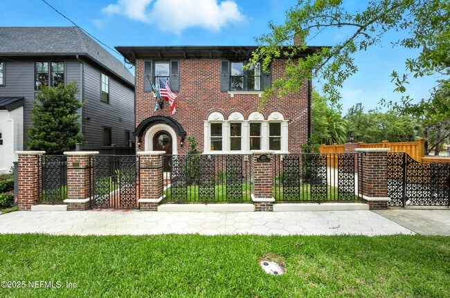 2131 St Johns Ave
