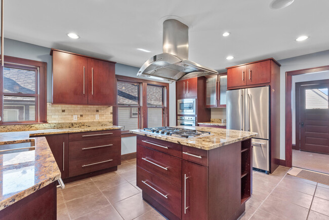 property at 1847 N Warren Ave