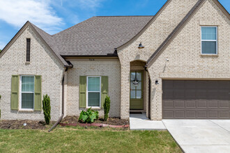 Holly Grove in Horn Lake, MS - Foto de edificio - Building Photo