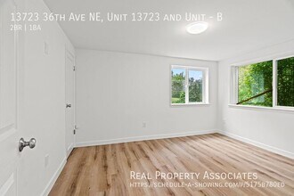 13723 36th Ave NE in Seattle, WA - Building Photo - Building Photo