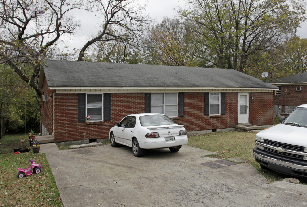 6518 Premier Dr in Nashville, TN - Building Photo