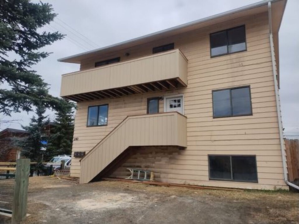 241 N Park St-Unit -#2 in Anchorage, AK - Building Photo