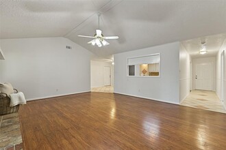 215 Englewood in League City, TX - Building Photo - Building Photo