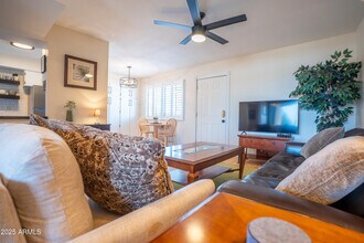 4950 N Miller Rd in Scottsdale, AZ - Building Photo - Building Photo
