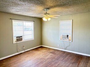 1704 E 29th St in Lubbock, TX - Building Photo - Building Photo