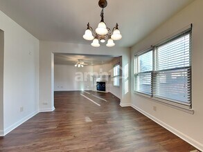 8400 Woodcreek Dr in Florence, KY - Building Photo - Building Photo