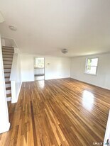 110 Dirienzo Heights in Derby, CT - Building Photo