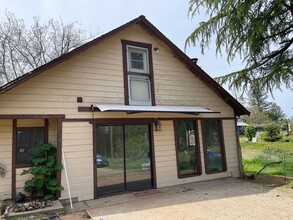 6353 Forest Ln in Paradise, CA - Foto de edificio - Building Photo