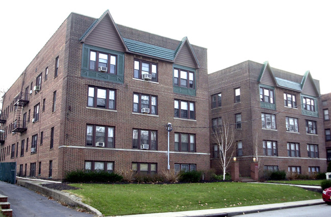 Lincoln Apartments in Nutley, NJ - Building Photo - Building Photo