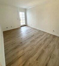 555 Oak St in Glendale, CA - Building Photo - Building Photo